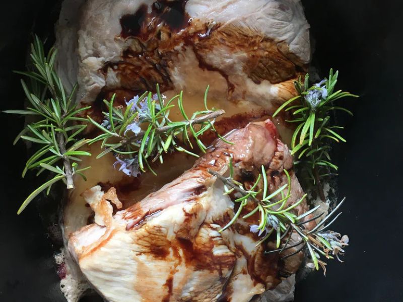 Travers de porc au miel, vinaigre balsamique et huile d'olive Monte Verdi